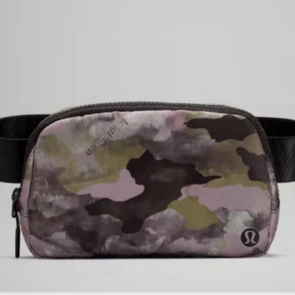 lululemon athletica Gray and Black Belt Bag Camouflage